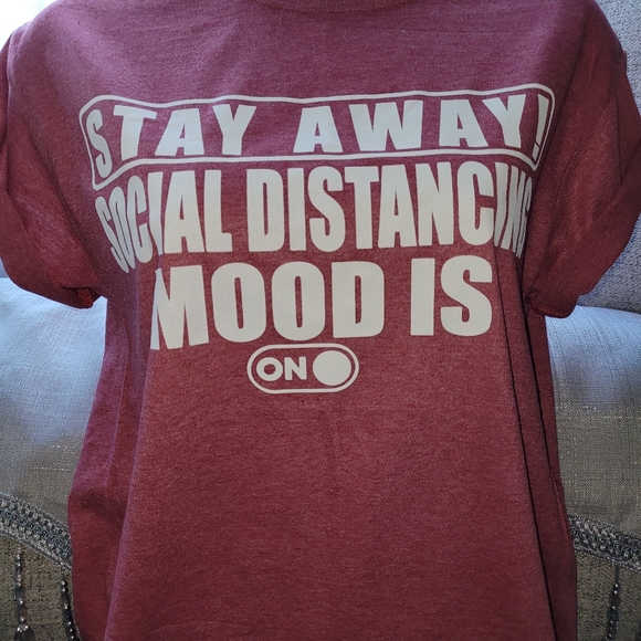 ⚘Graphic T shirt - Picture 2 of 6